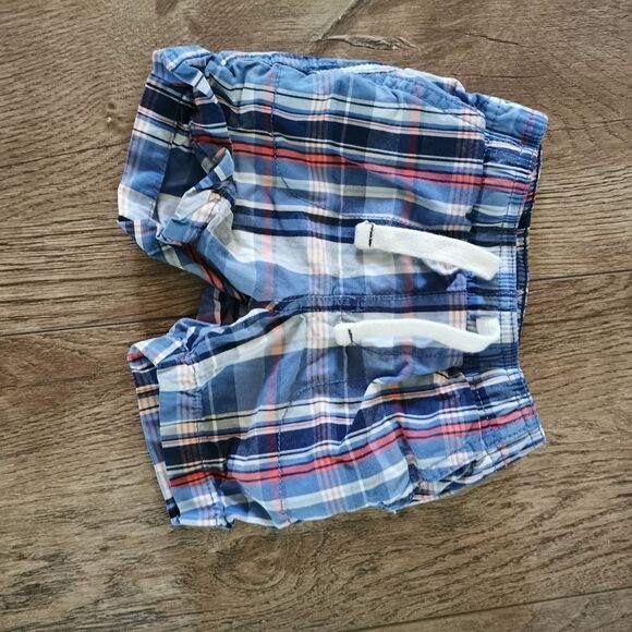 3/$10 Carter's baby boy shorts 12 M - Picture 1 of 4